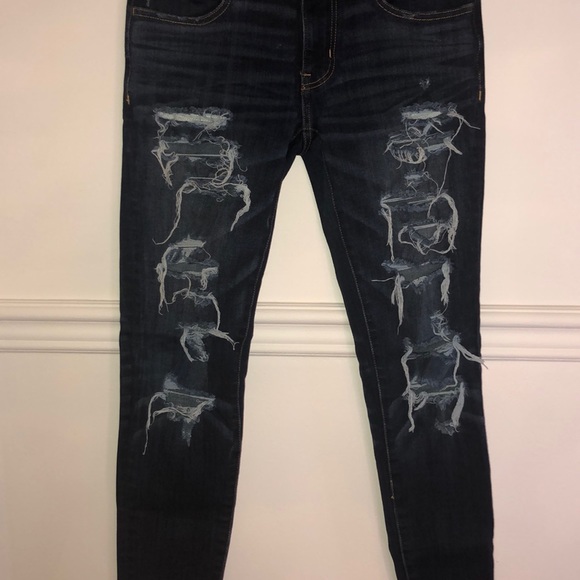Dark blue American eagle ripped jeans (stretchy) - Picture 2 of 6